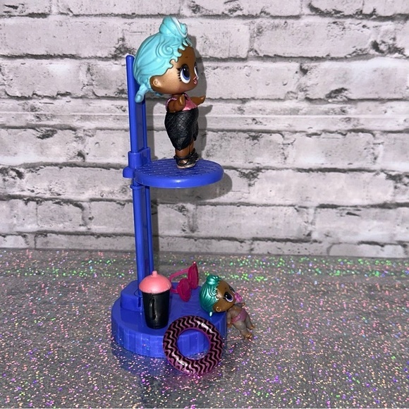 L.O.L. Surprise! PEARL Precious Lil Precious Dolls Swim Club Ring Bottle Glasses - Picture 7 of 8